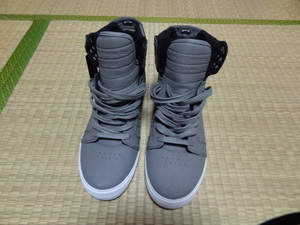 supara-gray5.JPG