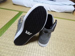 supara-gray9.JPG